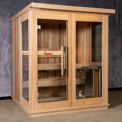 Chiara cabina tradizionale dell'interno di sauna della stanza di sauna della persona della cicuta 4-6